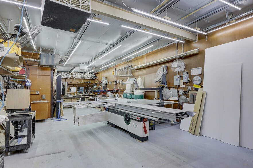 More Photos Of 24354 John R Rd, Hazel Park Flex For Sale