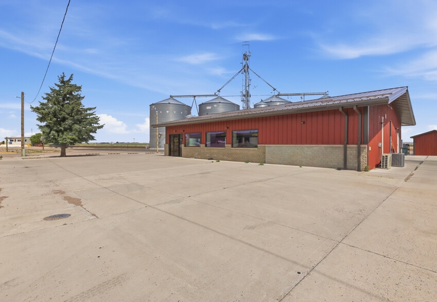 More Photos Of 515 W 5th St, Pine Bluffs Restaurant For Sale