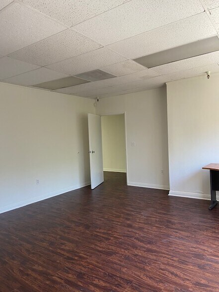 More Photos Of 1455 Monterey Pass Rd, Monterey Park Office Residential For Lease
