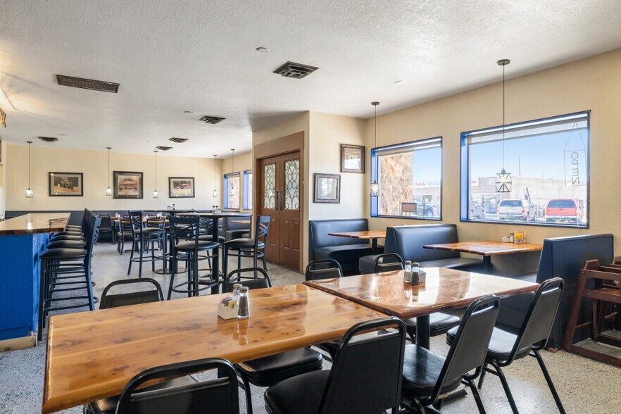 More Photos Of 2126 Broadway st, Malin Sports And Entertainment For Sale