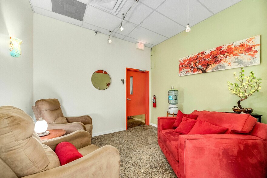 More Photos Of 902 E New Haven Ave, Melbourne Coworking Space