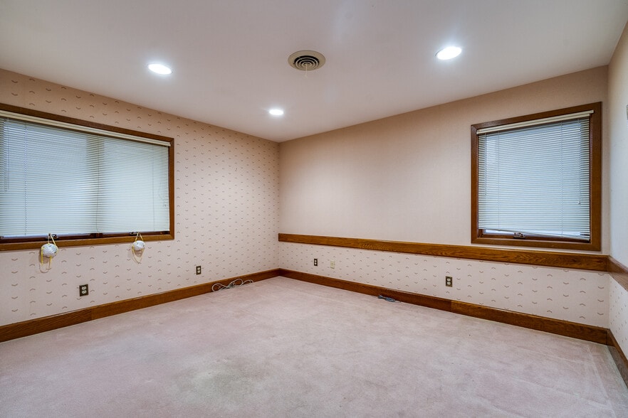 More Photos Of 7345 Far Hills Ave, Dayton Medical For Lease