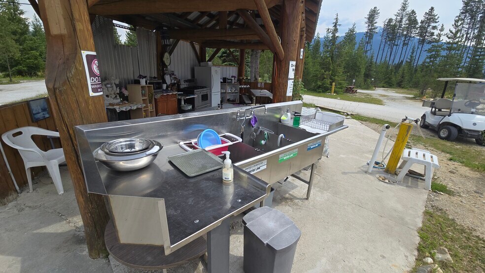 More Photos Of 991 Frontage rd, Blue River Trailer Camper Park For Sale