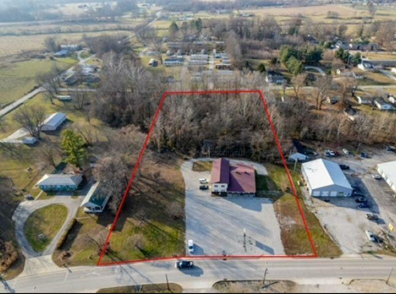 Primary Photo Of 584-586 S Section St, Sullivan General Retail For Sale