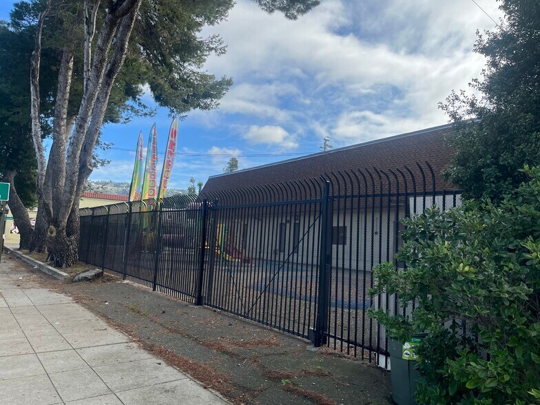 More Photos Of 5909 Camden St, Oakland Daycare Center For Sale