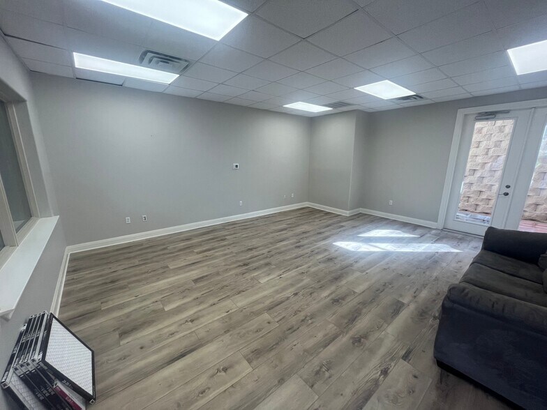 More Photos Of 20500 Fm 1431, Lago Vista Loft Creative Space For Lease