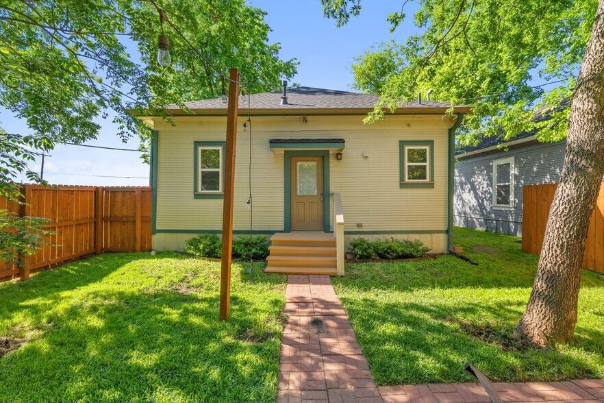 More Photos Of 314 W 3rd St, Taylor Multifamily For Sale