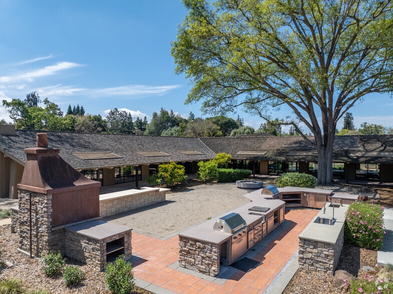 More Photos Of 80 Willow Rd, Menlo Park Office For Lease
