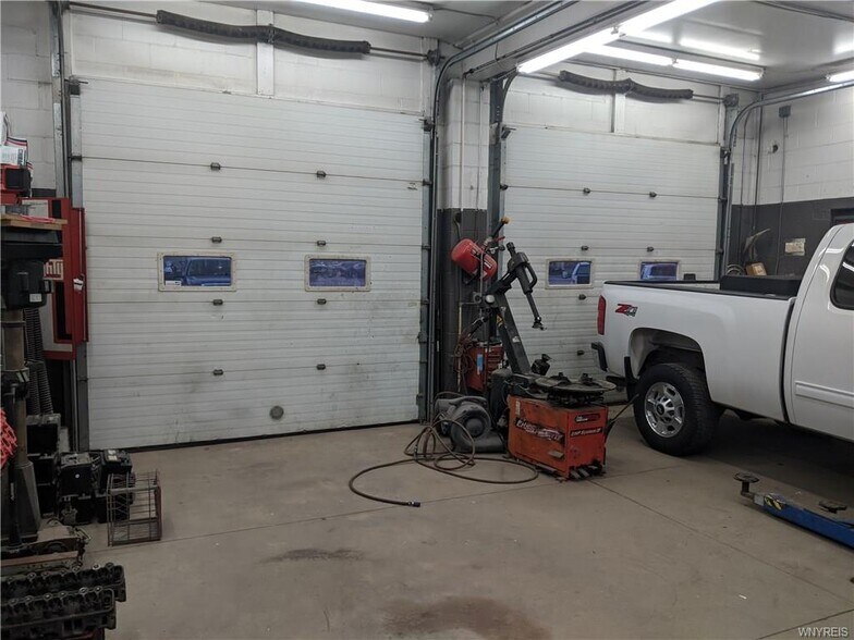 More Photos Of 3106 Walden Ave, Depew Auto Repair For Sale