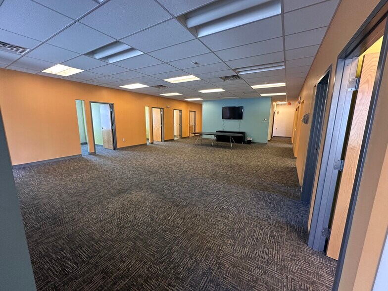 More Photos Of 6 Garden St, Danvers Service For Lease