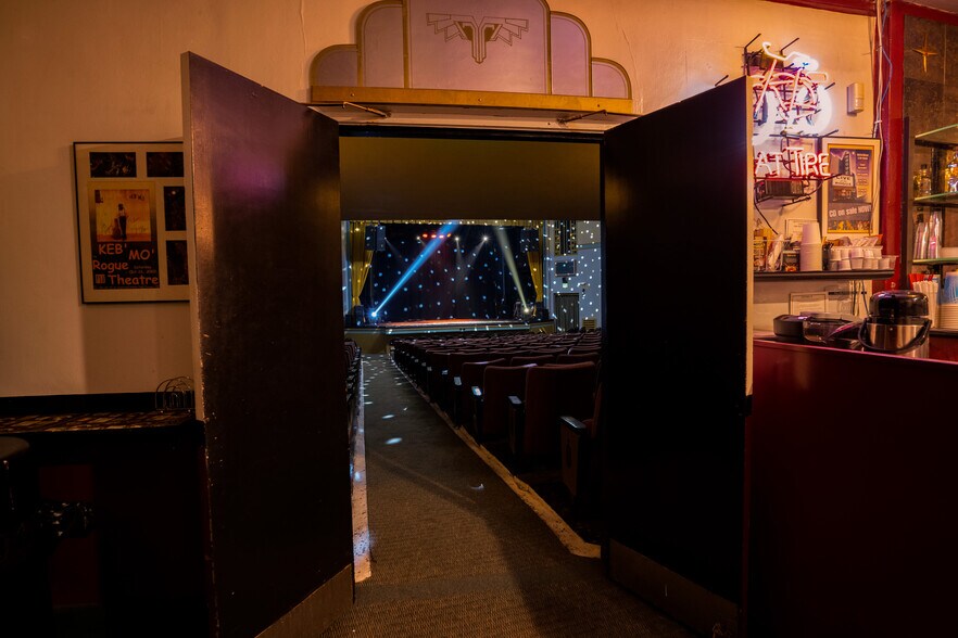 More Photos Of 143 SE H St, Grants Pass Theater Concert Hall For Sale
