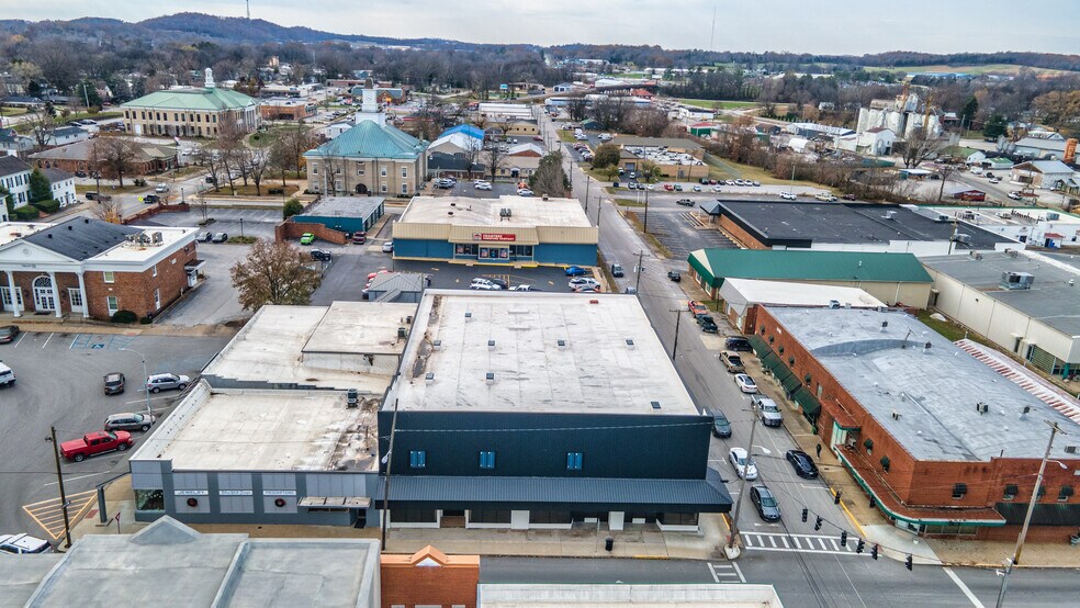 More Photos Of 177-179 N Main St, Russellville Storefront For Lease
