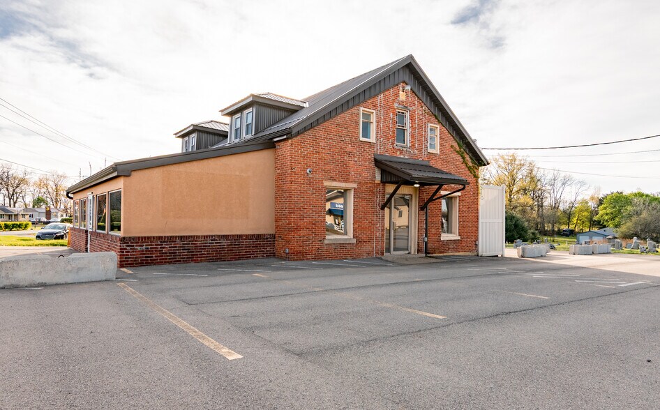 More Photos Of 500 N Pike Rd, Sarver Office Residential For Sale