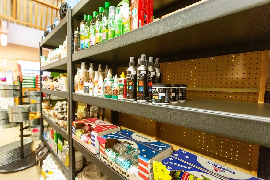 More Photos Of 461 NE Old Belfair Hwy, Belfair Storefront Retail Office For Sale