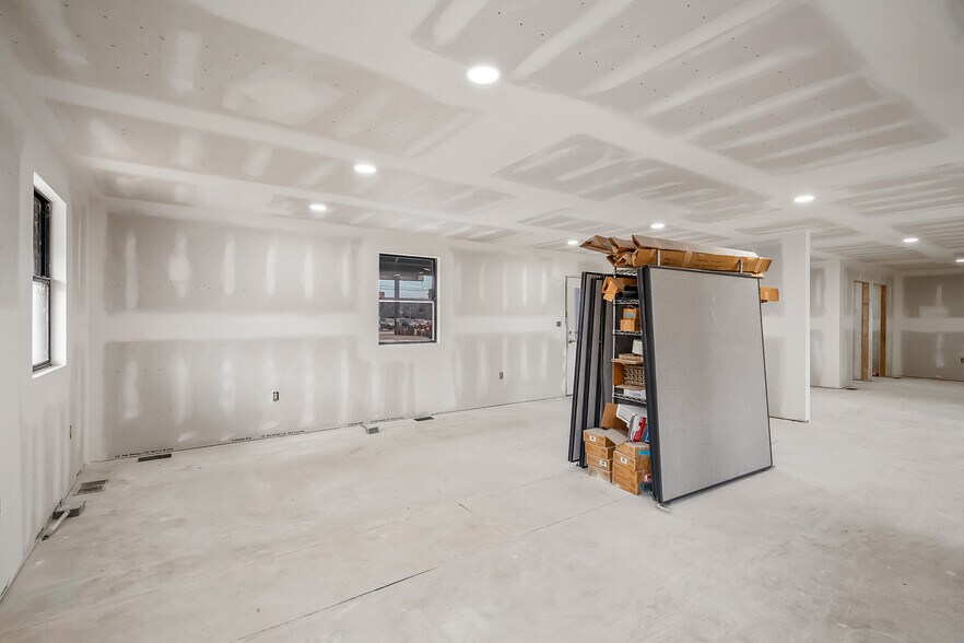 More Photos Of 114 W Church St, Marion Office Residential For Sale