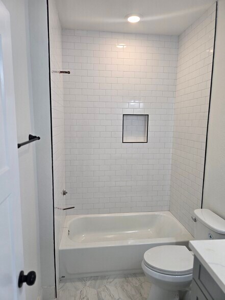 More Photos Of 4501 Newberry St, Houston Apartments For Sale
