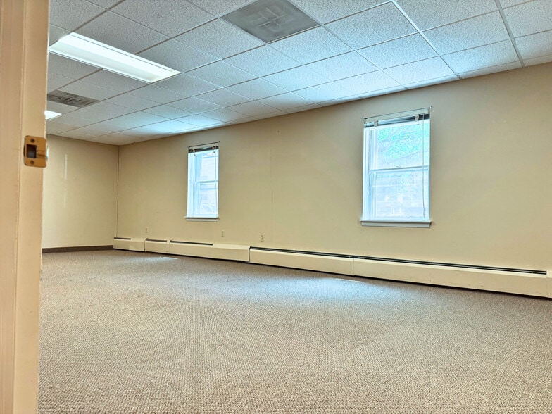 More Photos Of 182 N Main St, Fall River Office For Lease