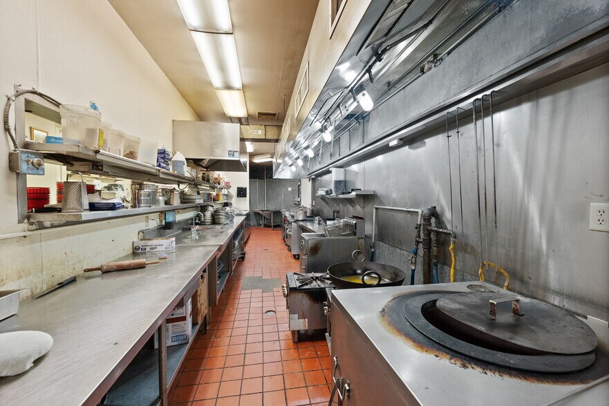 More Photos Of 3105 NE O. B. Riley Rd, Bend Hotel For Sale