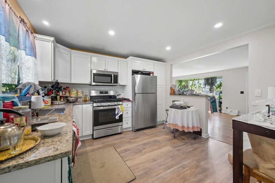 More Photos Of 1262-1264 US-22, Lebanon Auto Repair For Sale