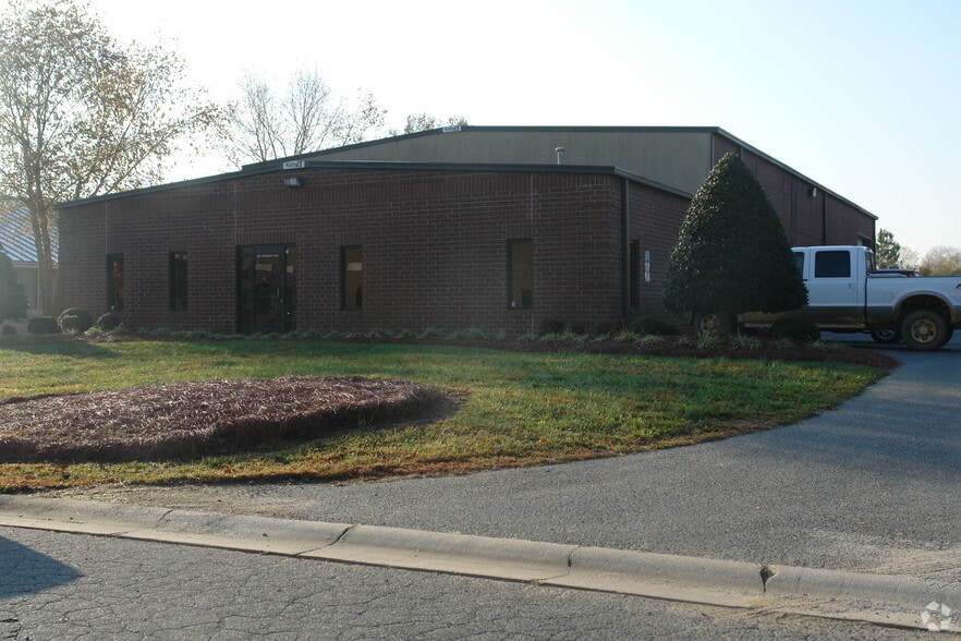 More Photos Of 163 Associates Ln, Indian Trail Warehouse For Lease
