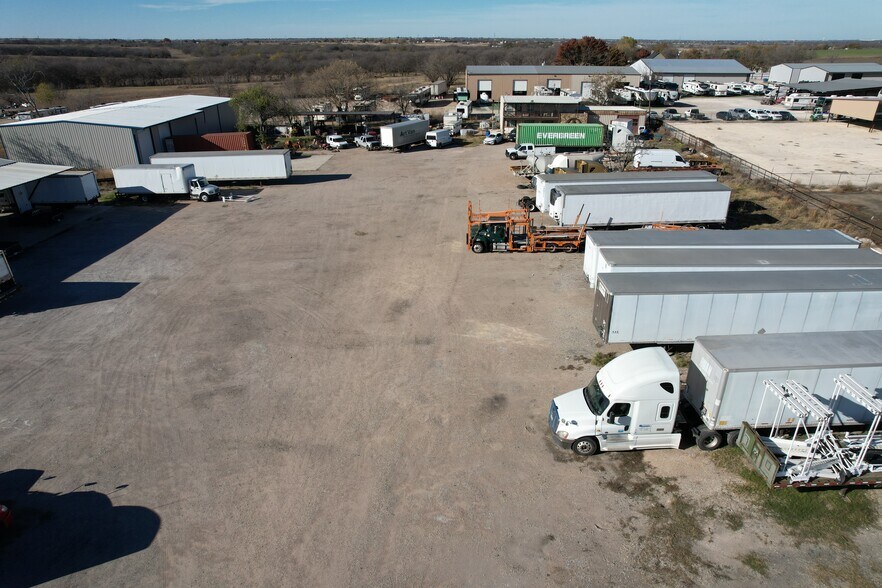 More Photos Of 9701 E Highway 67, Alvarado Service For Sale