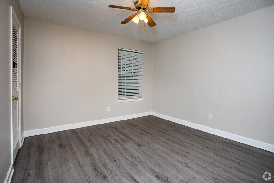 More Photos Of 2416 Jackson Bluff Rd, Tallahassee Apartments For Sale