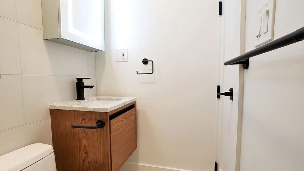 More Photos Of 750 Washington Ave, Brooklyn Apartments For Sale