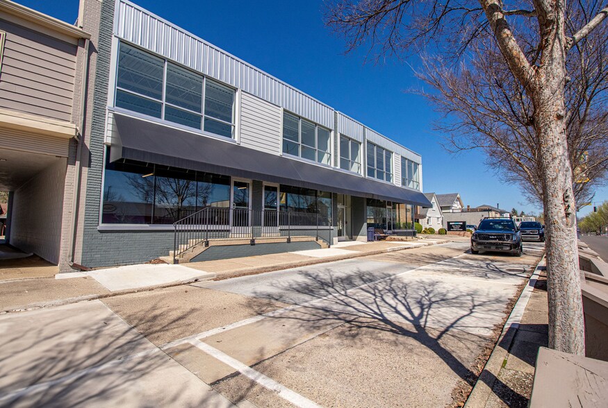 Primary Photo Of 2533-2537 Far Hills Ave, Oakwood Paulding Storefront Retail Office For Lease