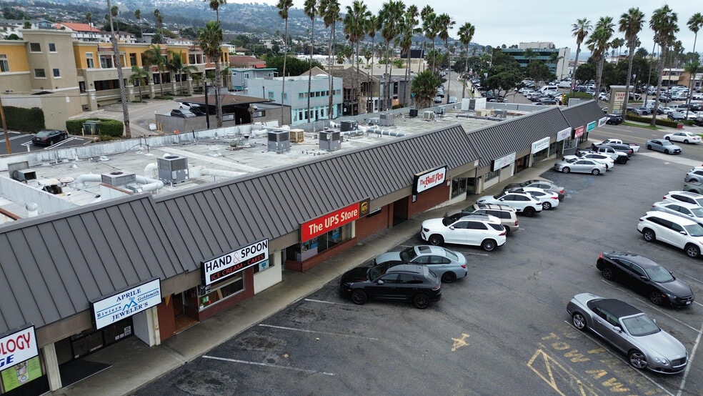 More Photos Of 302-328 Avenue I, Redondo Beach Storefront For Lease