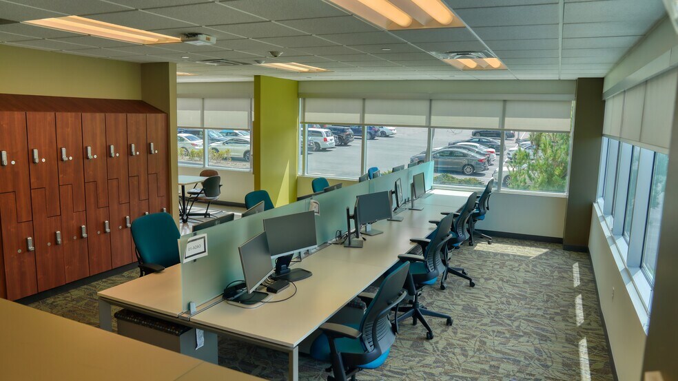 More Photos Of 878 Veterans Memorial Hwy, Hauppauge Office For Lease