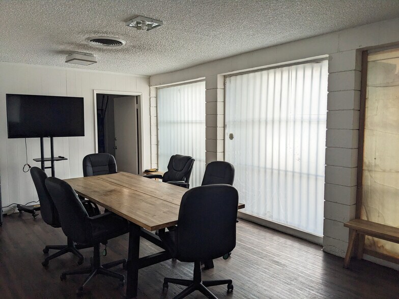 More Photos Of 8511 Lankershim Blvd, Sun Valley Warehouse For Lease