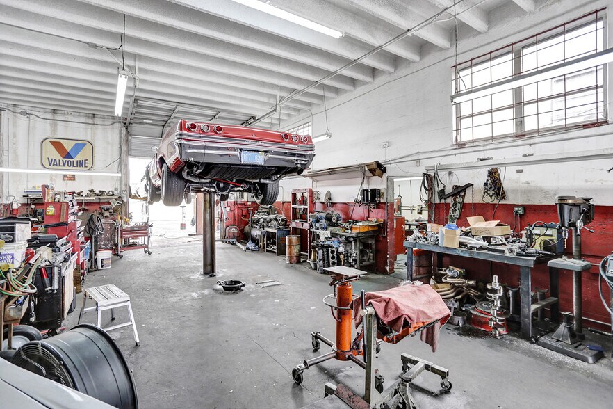 More Photos Of 1040 NE 44th St, Oakland Park Auto Repair For Sale