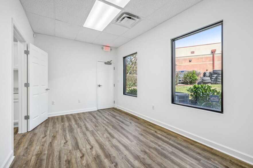 More Photos Of 106 Mission Ct, Franklin Office For Sale
