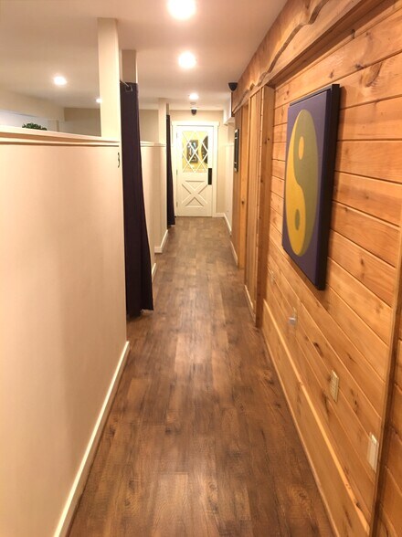 More Photos Of 444 S Beech Mountain Pky, Banner Elk Office For Sale