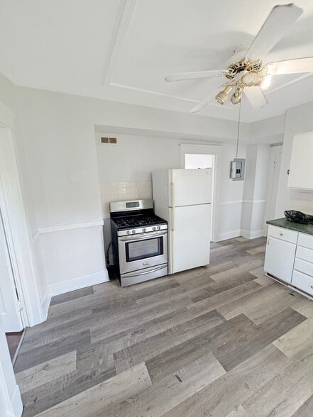 More Photos Of 1156 Carl Ave, Cleveland Apartments For Sale