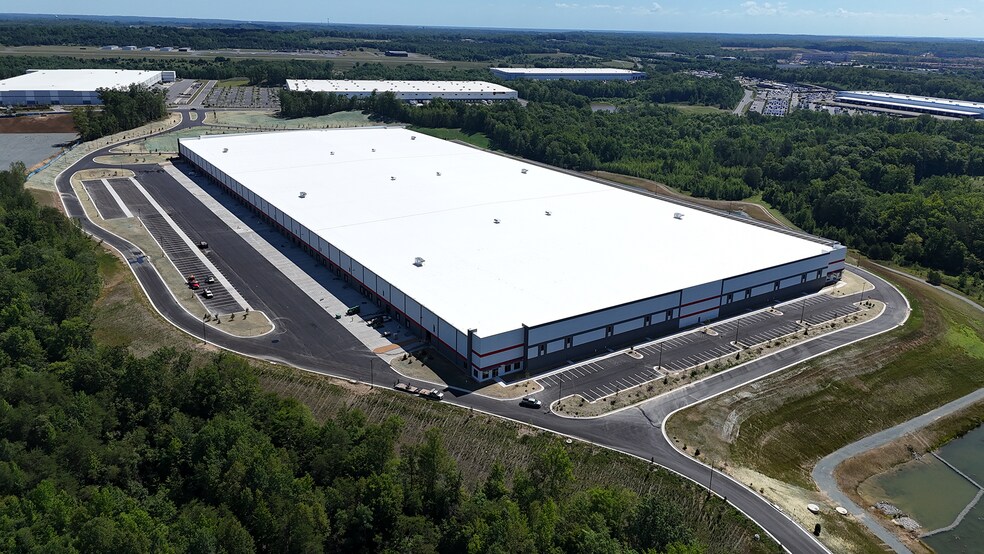 More Photos Of 211 Centreport Pky, Fredericksburg Warehouse For Lease