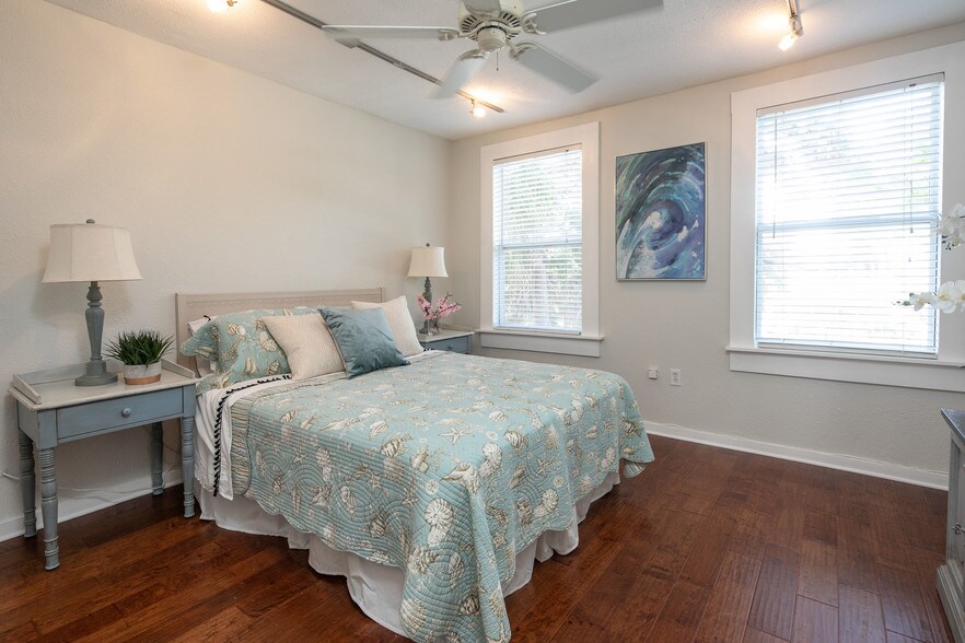 More Photos Of 2515 1st Ave N, Saint Petersburg Office Residential For Sale