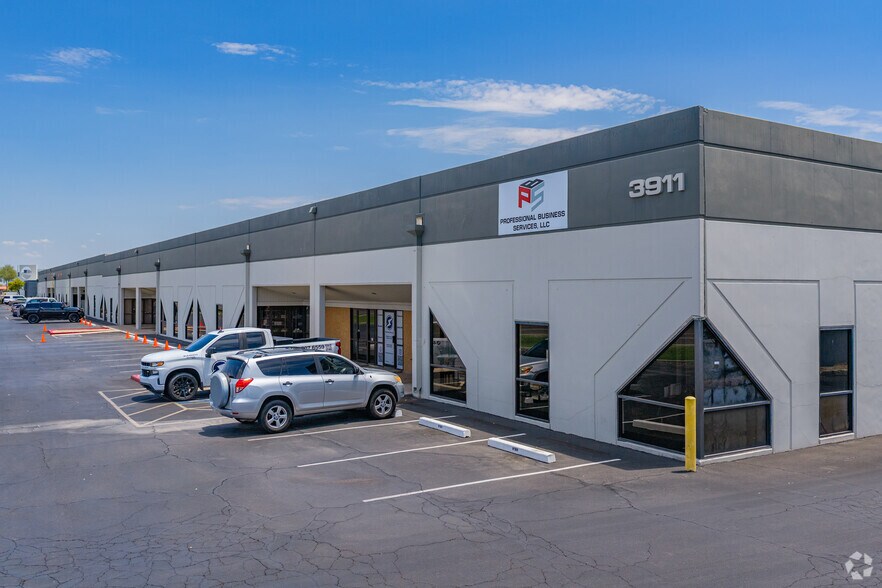 Primary Photo Of 3901-3911 W Van Buren St, Phoenix Warehouse For Lease