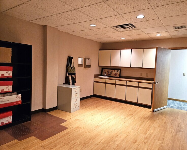More Photos Of 4705 Towne Centre, Saginaw Medical For Sale