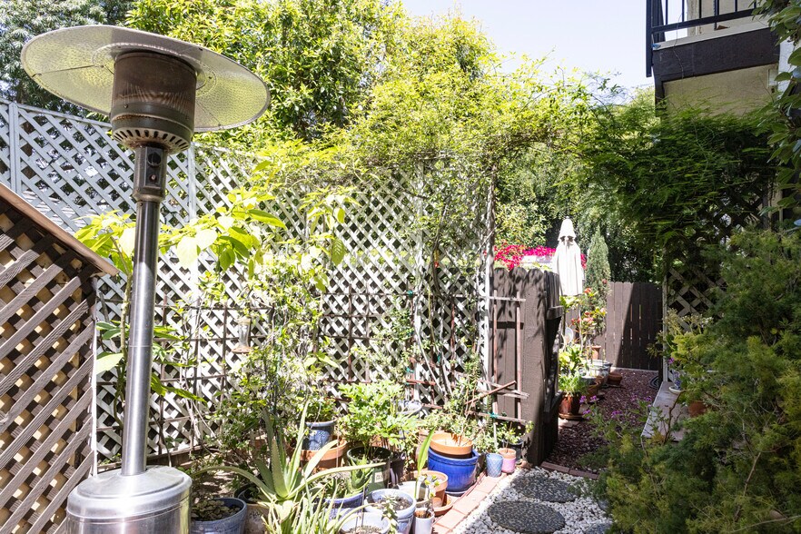 More Photos Of 4931 Coldwater Canyon Ave, Van Nuys Apartments For Sale
