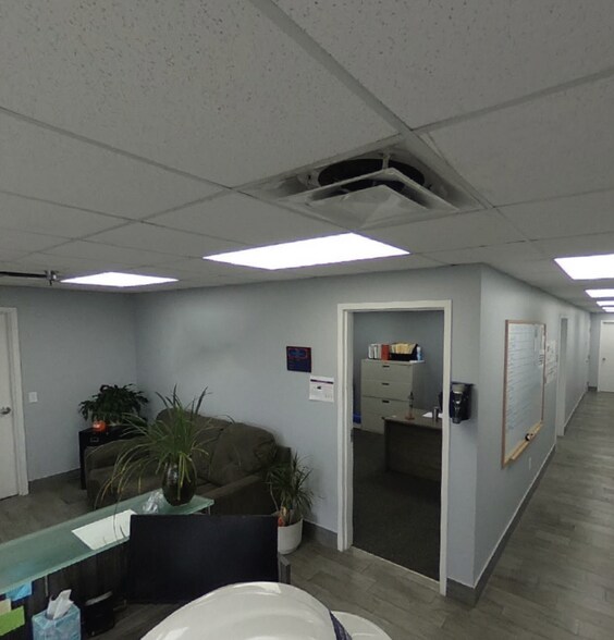 More Photos Of 11222 Astronaut Blvd, Orlando Warehouse For Lease