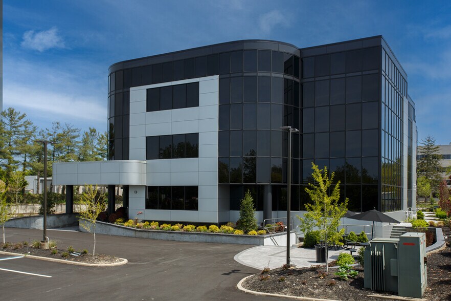 More Photos Of 2150 Joshuas Path, Hauppauge Office For Lease