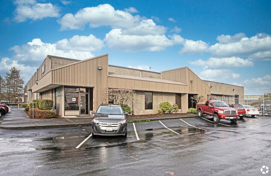 More Photos Of 22601 76th Ave S, Kent Showroom For Sale