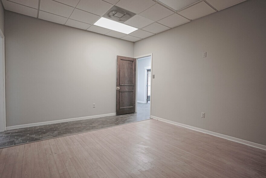 More Photos Of 14721 Pebble Bend Dr, Houston Medical For Sale