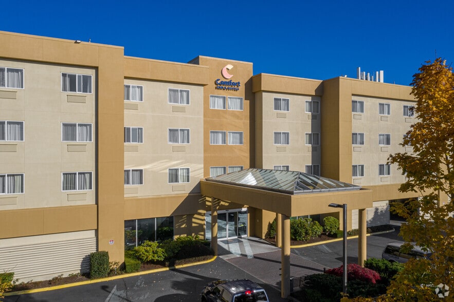 More Photos Of 13700 Aurora Ave N, Seattle Hotel For Sale