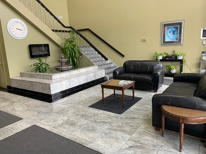 More Photos Of 200 Matheson Blvd W, Mississauga Medical For Lease