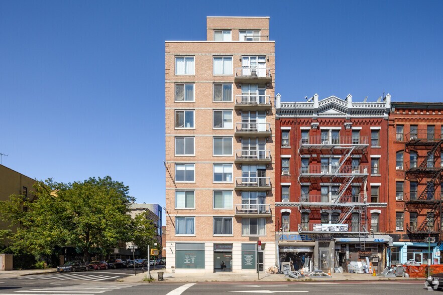 More Photos Of 2301 2nd Ave, New York Apartments For Lease