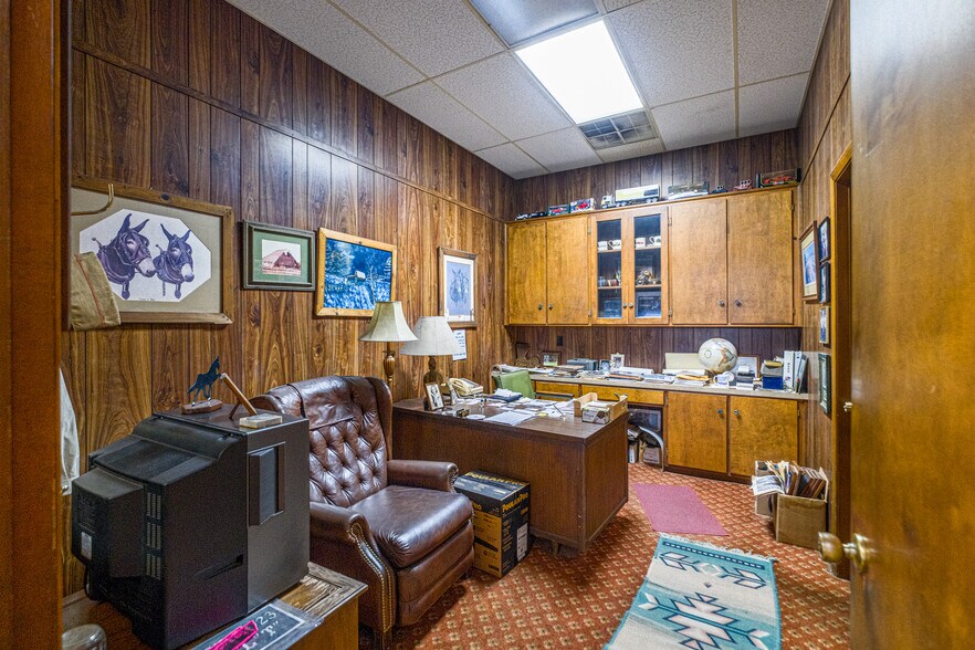 More Photos Of 100 Hopkinsville St, Russellville Freestanding For Sale