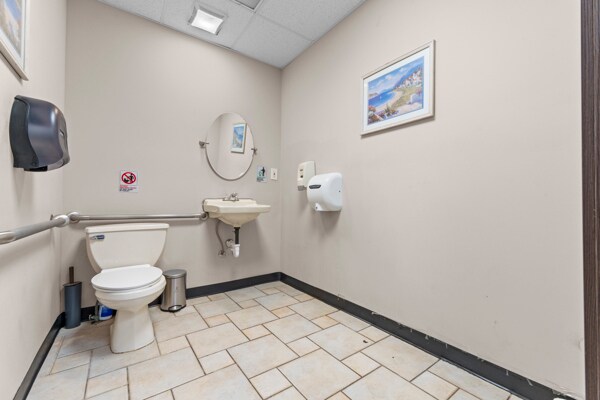 More Photos Of 100 W Pond Rd, Perth Amboy Office For Lease