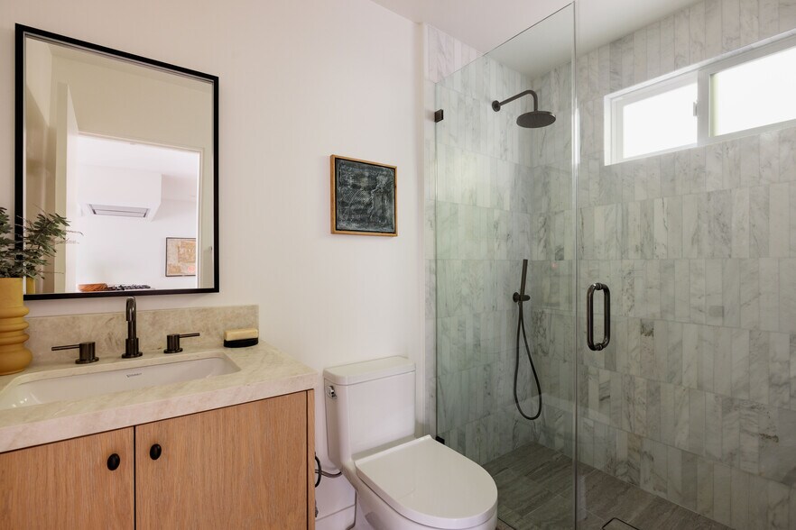 More Photos Of 1018 Manzanita St, Los Angeles Apartments For Sale